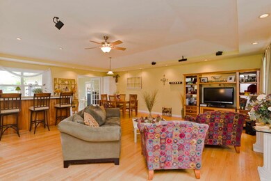 11S737 Schillinger Dr, Naperville, IL 60564 - photo 2