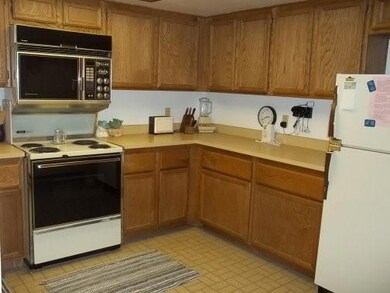 Alpineb12_kitchen