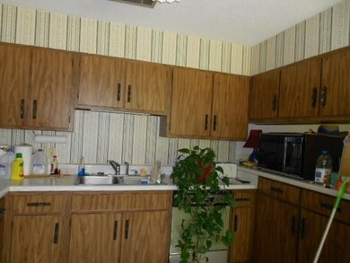 1939 Tillman Ln, Pensacola, FL 32526 - photo 4