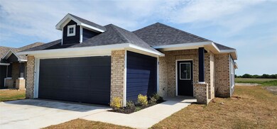 600 S Garrett Ave, Ennis, TX 75119 - photo 2