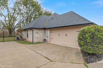 1817 Castlewood Dr, Bossier City, LA 71111 - photo 4