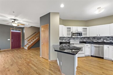 10 S Gardens Way unit 302, Fitchburg, WI 53711 - photo 6