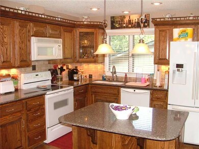 35 Lambeth Dr, Bella Vista, AR 72714 - photo 2