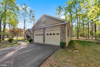 106 Taylor Ct, Locust Grove, VA 22508 - photo 2