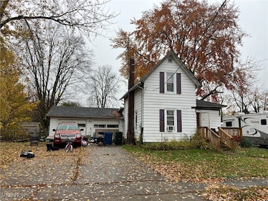 132 Hale St, Wellington, OH 44090 - photo 2