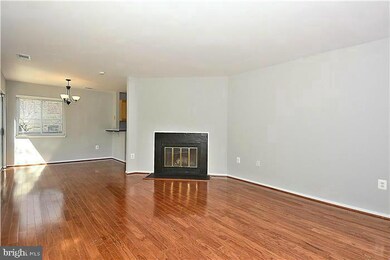11049A Villaridge Ct unit 11049A, Reston, VA 20191 - photo 4
