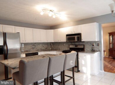 10108 Summershade Ln, Springdale, MD 20774 - photo 6