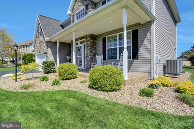 942 Shannon Dr N, Greencastle, PA 17225 - photo 4