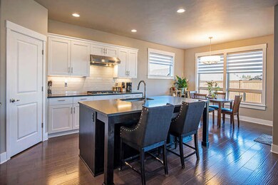 20882 SE Sunniberg Ln, Bend, OR 97702 - photo 2