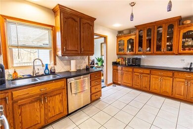 5649 Perry Ln, Merriam, KS 66203 - photo 4