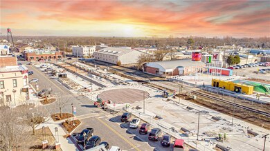 905 W Linden St, Rogers, AR 72756 - photo 3