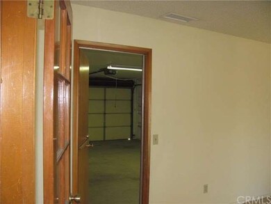 Bonus/game room looking into 2 car garage