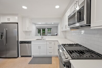 8 Village Way unit 8, Holden, MA 01520 - photo 6