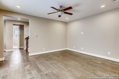 206 Ridgecrest Dr unit 3, San Antonio, TX 78209 - photo 6