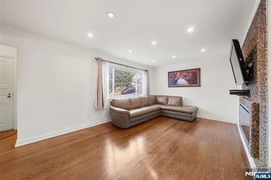 636 Elm Ave, Ridgefield, NJ 07657 - photo 4