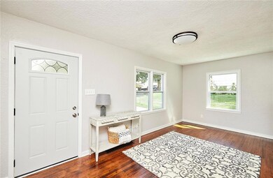 1330 E 33rd Ct, Des Moines, IA 50317 - photo 6