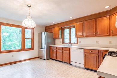 9 Roy Dr, Hudson, NH 03051 - photo 3