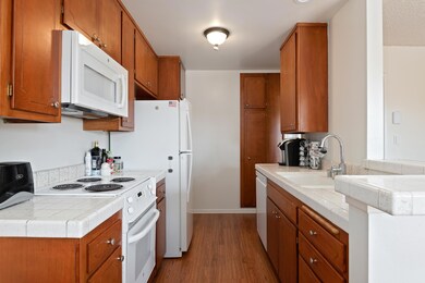 08 - Kitchen