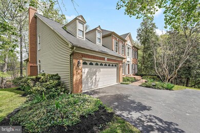 8503 Oak Pointe Way, Fairfax Station, VA 22039 - photo 3