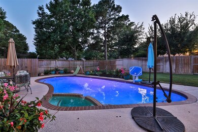 7403 Knoll Cliff Ct, Houston, TX 77095 - photo 3