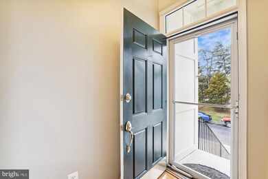 25806 Kirkwood Square, Chantilly, VA 20152 - photo 2