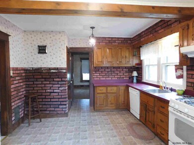 23 Mason St, Glens Falls, NY 12801 - photo 5