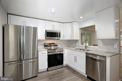 18744 Martins Landing Dr, Germantown, MD 20874 - photo 5