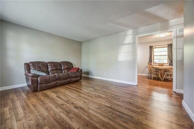 10805 W 57th Terrace, Shawnee, KS 66203 - photo 4