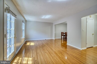 6010 Saint Moritz Dr, Temple Hills, MD 20748 - photo 7