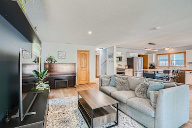 8 Queen Ave S, Minneapolis, MN 55405 - photo 4