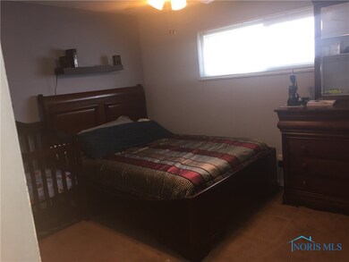 Large master bedroom with plenty of room for a Kin