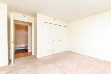 Regatta Riverview Residences unit 1427, Cambridge, MA 02141 - photo 6