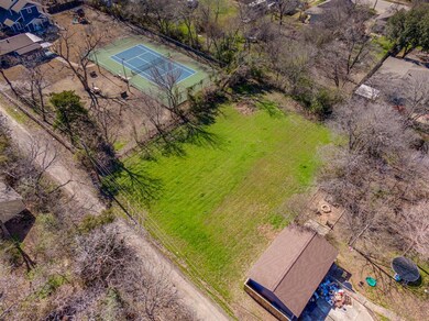 605 College St, Ennis, TX 75119 - photo 4