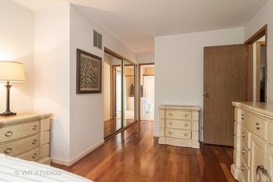 631 Le Parc Cir unit 45, Buffalo Grove, IL 60089 - photo 3