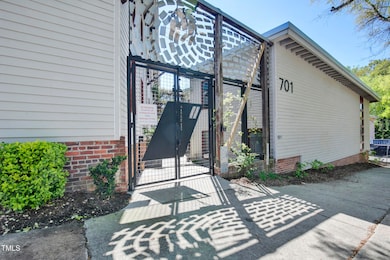 701WTrinityAve-1