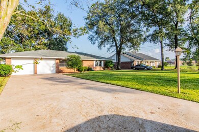 10818 Seneca St, Houston, TX 77016 - photo 2