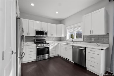 4001 Elmhurst Rd, Waterford, MI 48328 - photo 7