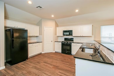 7108 Meadow Lake Dr, Yukon, OK 73099 - photo 6