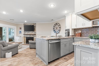 2121 Regatta Ln unit 209, Denver, NC 28037 - photo 6