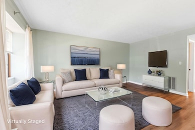 905 Soramill Ln (INTERIOR)-1 virtually s