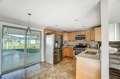 811 Coral Tree Ct, Columbus, OH 43228 - photo 7