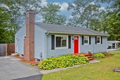 90 Feltham Rd, Springfield, MA 01118 - photo 2