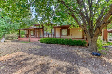 370 Kelly Brook Cir, Weatherford, TX 76087 - photo 2