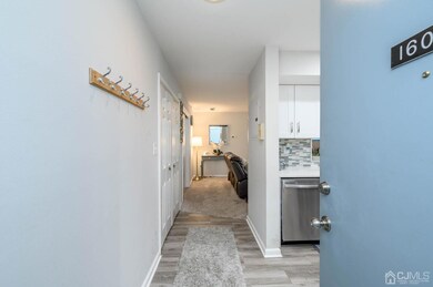 160 Overlook Ct unit 1601, Woodbridge, NJ 07095 - photo 3