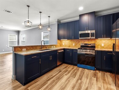 7712 Beckley St, Houston, TX 77088 - photo 7