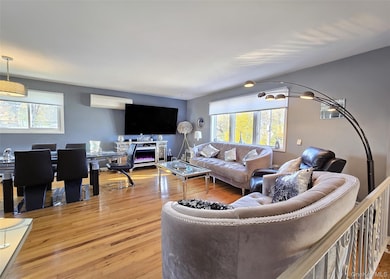 430 Heathcote Rd, Lindenhurst, NY 11757 - photo 2