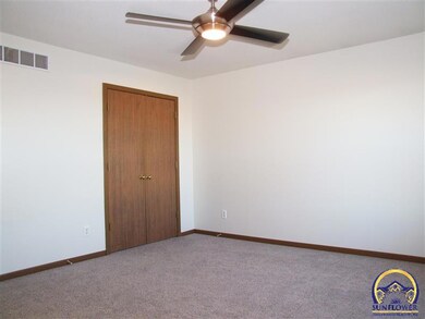 1717 SW Valley View Ct, Topeka, KS 66615 - photo 7
