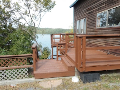 Southern House - Side Deck