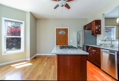 35 Beech St unit 2, Waltham, MA 02453 - photo 4