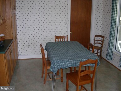 244 W Main St, New Holland, PA 17557 - photo 5